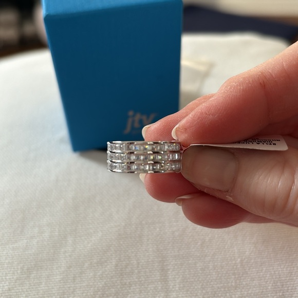 NWT Bella Luce White Diamond simulant Rhodium over Sterling Silver Ring - Size 6 - Picture 4 of 6